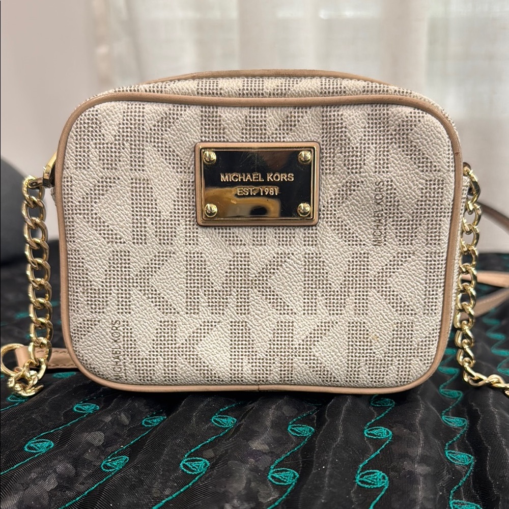 Michael Kors Cream and Gold Crossbody Bag with Chain Strap